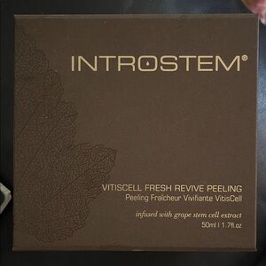 VitisCell Fresh Revive Peel with Grape Stem Cell extract